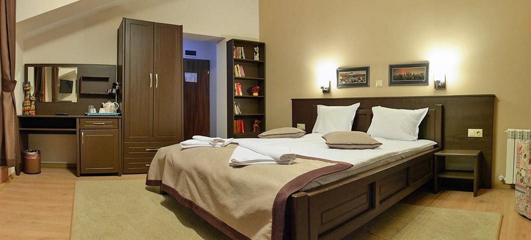 Family Hotel Balkanci Uzana Bagian luar foto